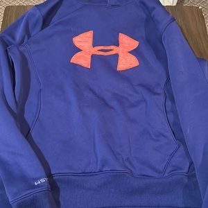 Under Amour sweatshirt women’s size N/A no tag guessing a Med or Large